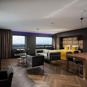 Deluxe  Top floor Penthouse Studio