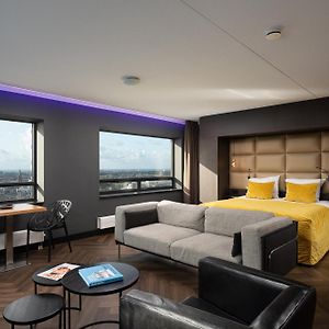 Top floor Penthouse Studio